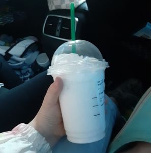 Meet your Posher, Chloe